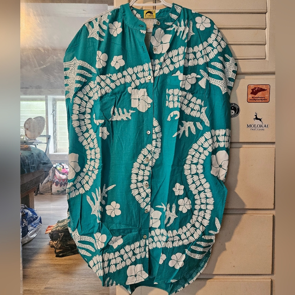 KEALOPIKO TUNIC - SIZE SMALL - TAHITI PRINT - TEAL AND WHITE COLORS